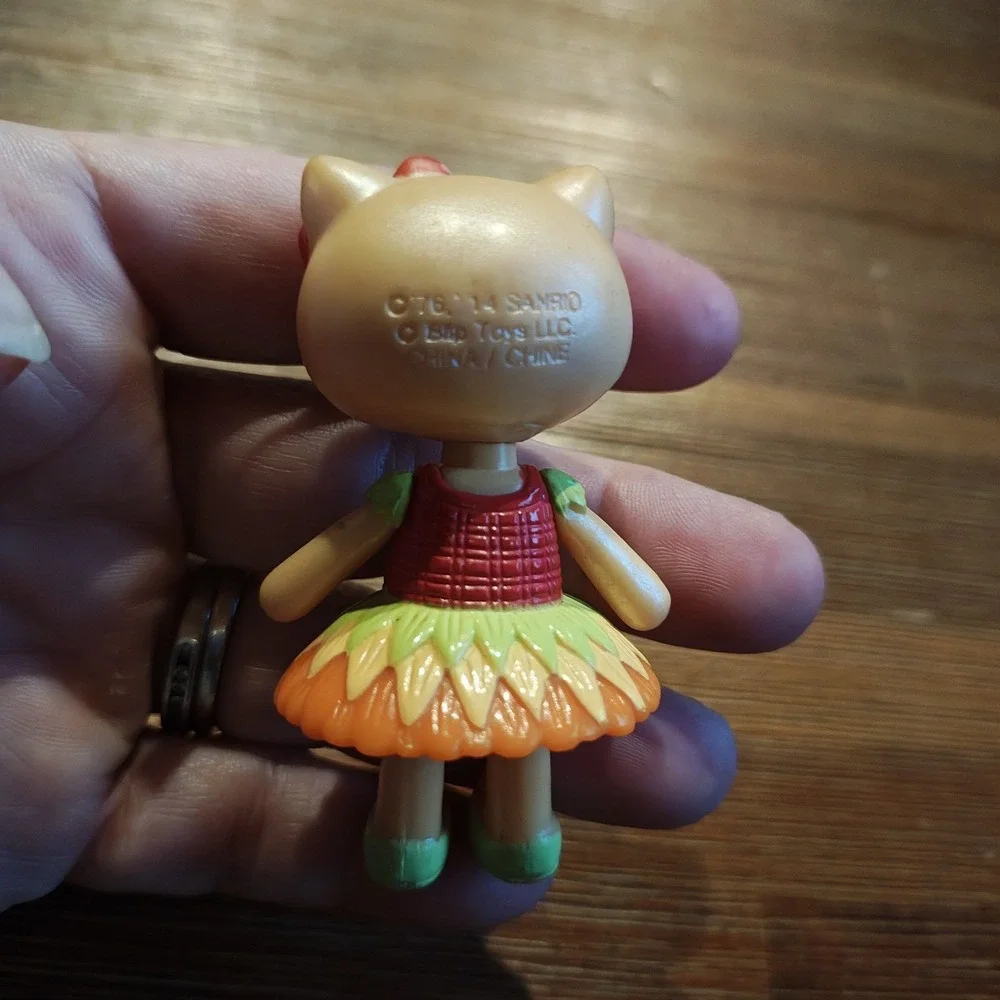 XOXO HELLO KITTY Easter Mini Doll Figure 2014 Blip Toys Sanrio Limited Sunflower